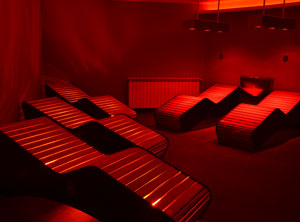 Sala de relaxació amb gandules infrarojos i aromateràpia en el mejor Spa de Baqueira Beret Vielha. Nuku Spa
